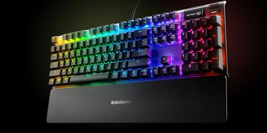 Imagen de SteelSeries Apex 7 con pantalla OLED